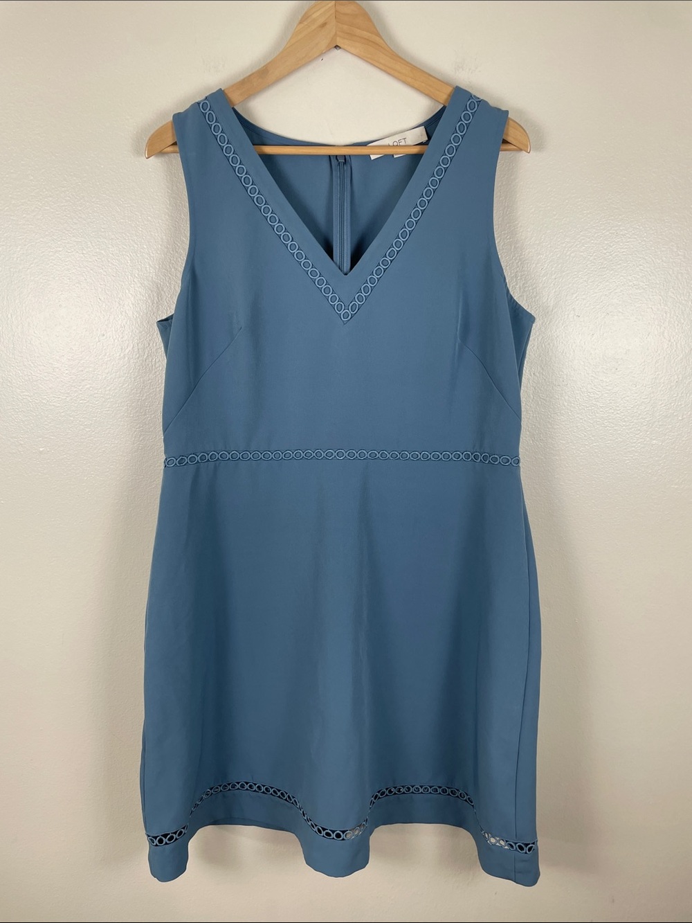 LOFT Blue V-Neck Sleeveless Dress with Circle Trim. Size 14